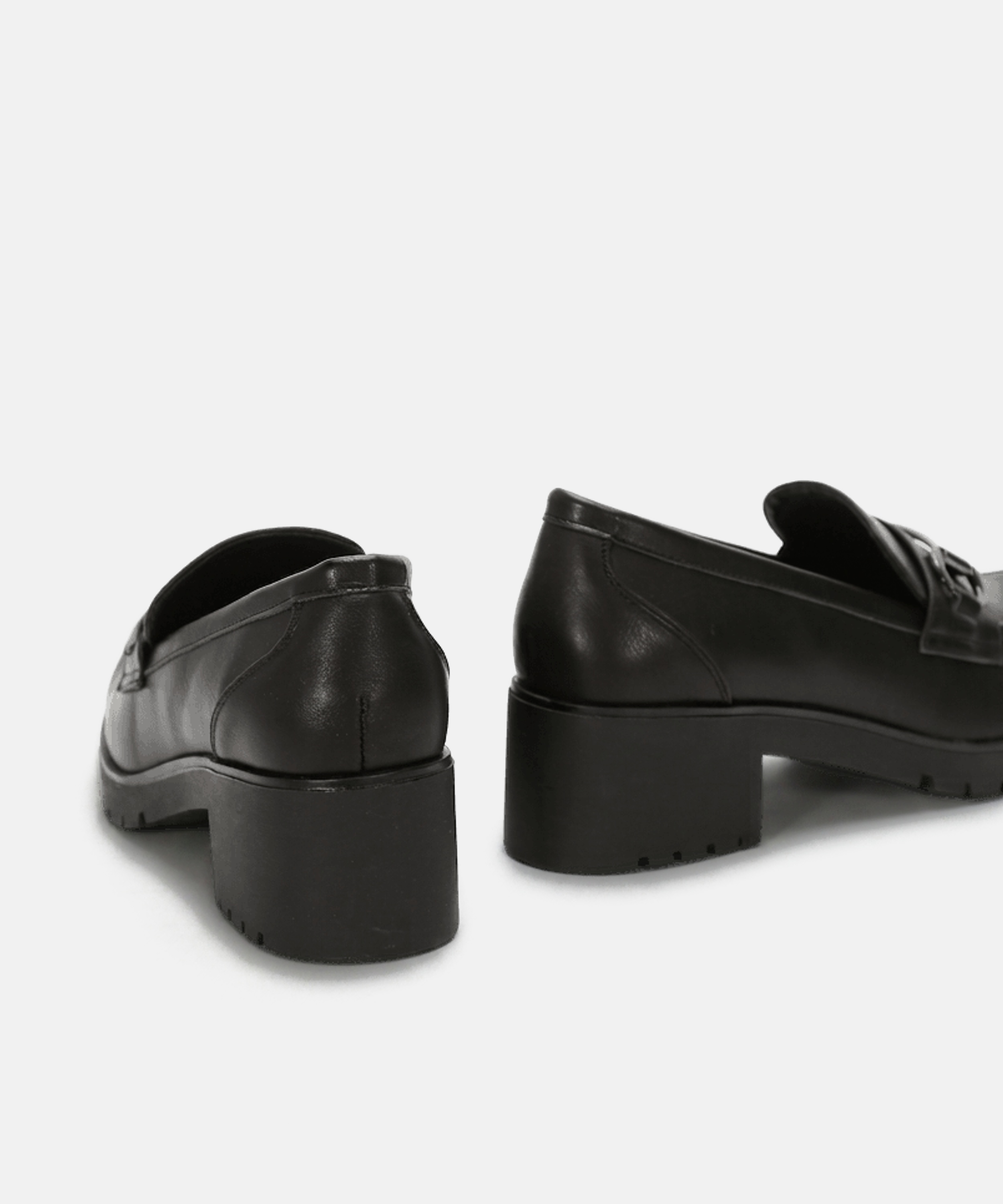 Mocassim salto fivela  image number null